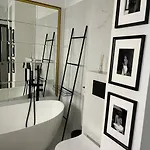 Stunning 1bd Flat With 50m2 Terrace In The Center Apartament *