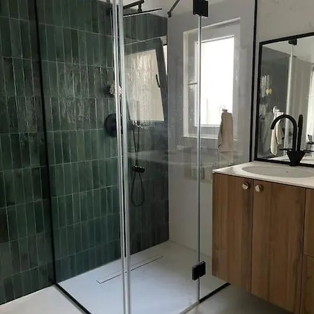 Stunning 1bd Flat With 50m2 Terrace In The Center Appartement Boekarest