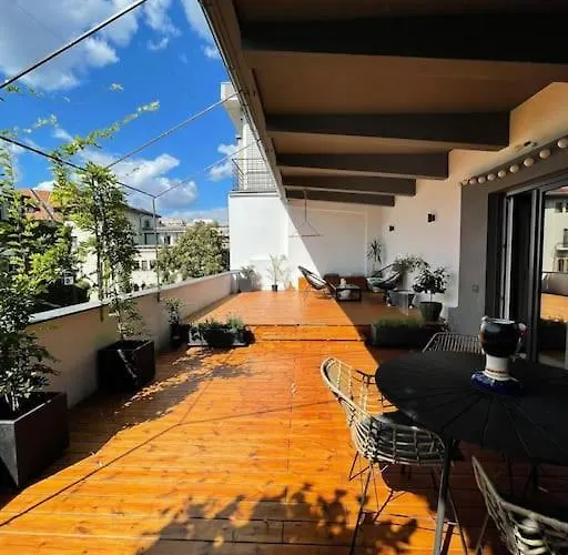 Appartement Stunning 1bd Flat With 50m2 Terrace In The Center