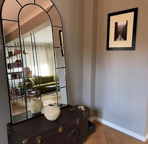 Stunning 1bd Flat With 50m2 Terrace In The Center Apartament *